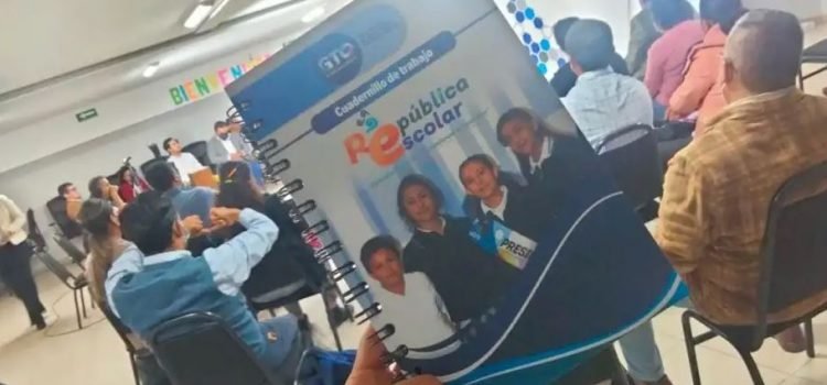 Presentan el Modelo de República Escolar