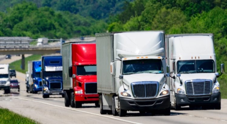 Piden reforzar vigilancia en carreteras por robos de camiones de carga