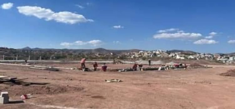 Construyen nuevo campo de béisbol en Guanajuato