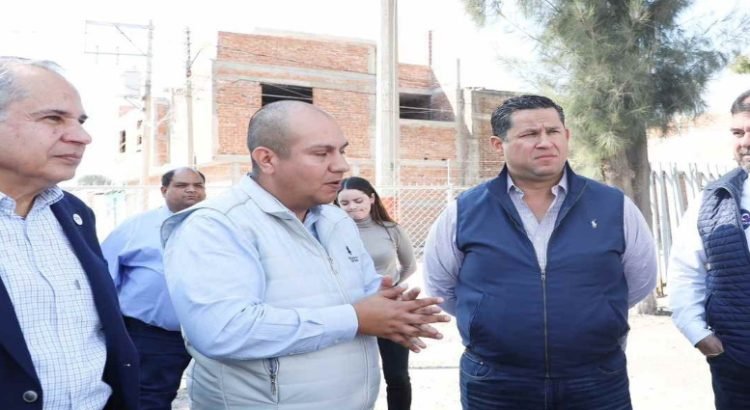 Gobernador supervisa y entrega obras por 230.5 mdp