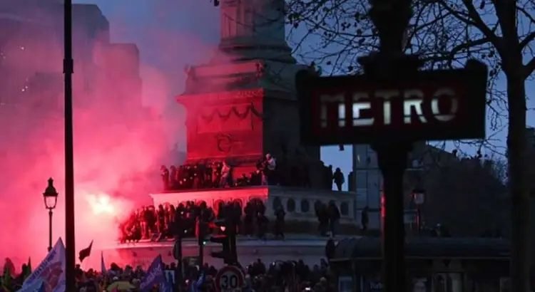 Francia se paraliza