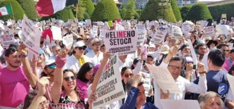 Marchan en Guanajuato en defensa del INE