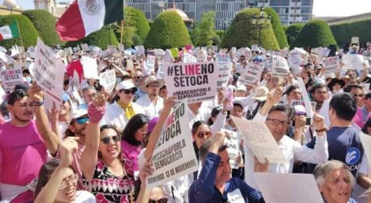 Marchan en Guanajuato en defensa del INE