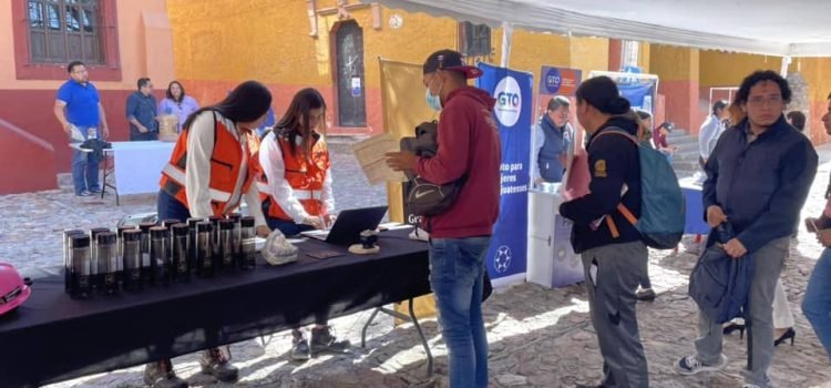 Realizan “Feria de la Chamba”