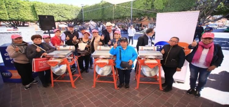 SDAyR entrega 102 molinos de nixtamal en Acámbaro