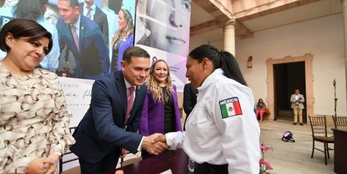 Reconocen en la capital a Mujeres que Trascienden 2023