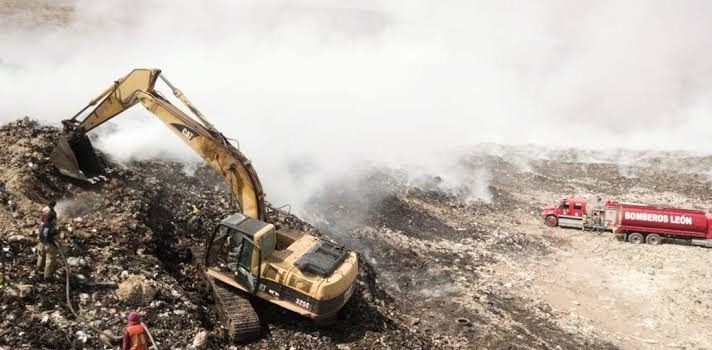 Controlan en un 80% el incendio en la capital