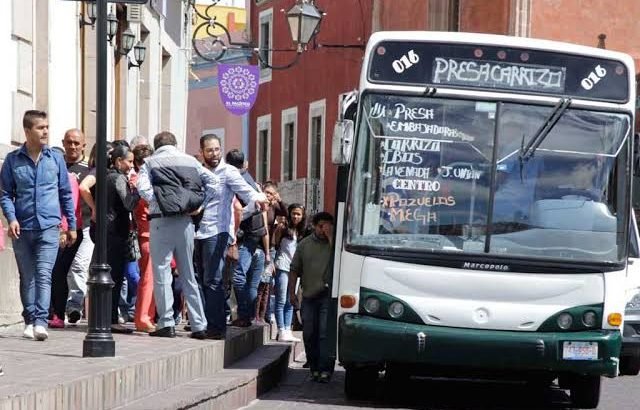 Concesionarios en la capital piden tarifa de 16 pesos