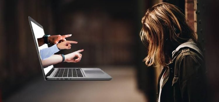 Ciberacoso y sexting inundan las redes sociales en Guanajuato