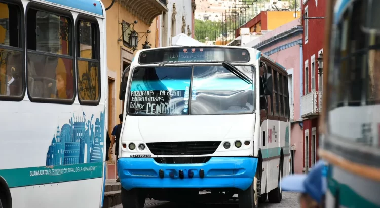 Refuerzan en la capital el servicio nocturno de transporte público