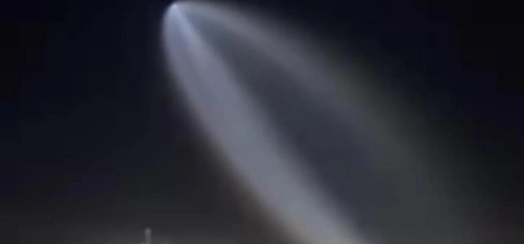 Iluminó el Falcon 9 el cielo sudcaliforniano