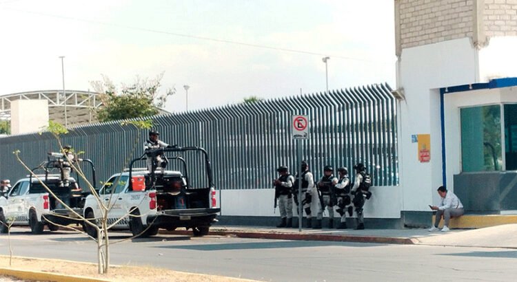 Lanzan explosivo a comandancia de Celaya, Guanajuato