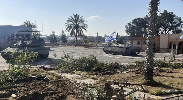 Israel toma el paso fronterizo en Rafah