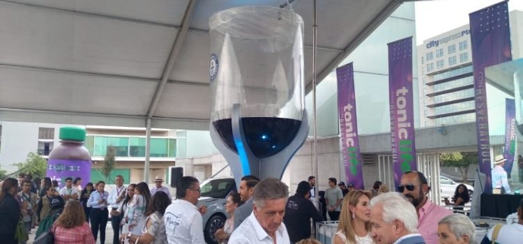 Guanajuato rompe el récord Guinness por la copa de vino más grande del mundo