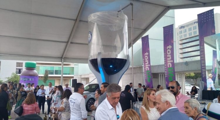 Guanajuato rompe el récord Guinness por la copa de vino más grande del mundo