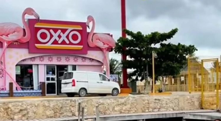 [VIDEO] A este Oxxo puedes llegar… en lancha