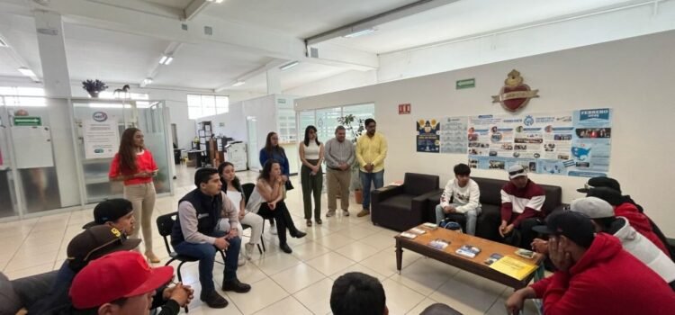 Gobierno del Estado apoya a un grupo de migrantes guanajuatenses deportados