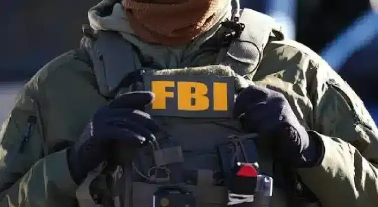 Detiene el FBI a jueza por obstruir arresto de migrante mexicano