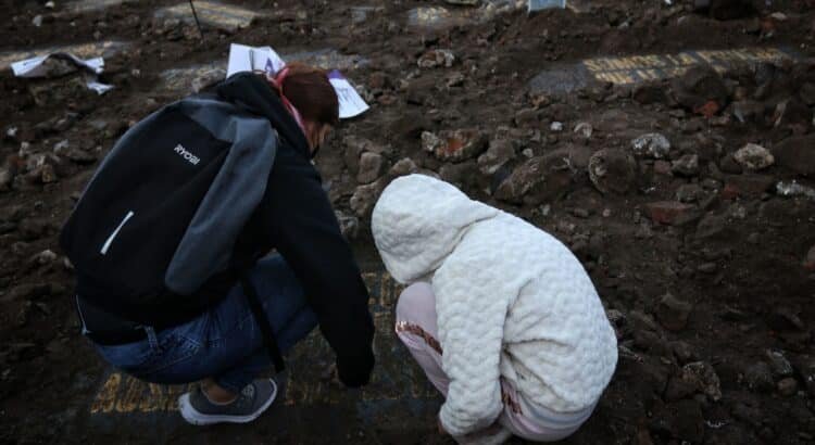 Reportan hallazgo de 16 cuerpos en fosa clandestina de Irapuato