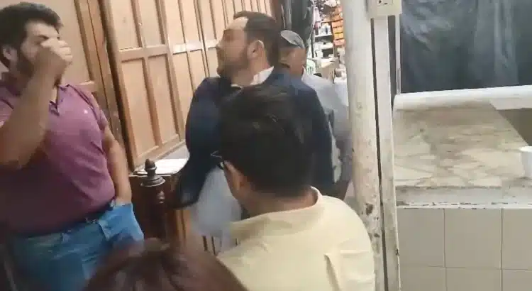 Suspenden a funcionario de Guanajuato por agredir a comerciante