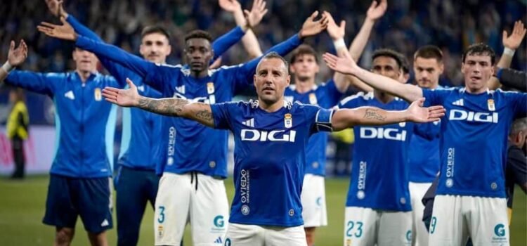 Real Oviedo ascendió a primera división de España Real Oviedo ascendió a primera división de España