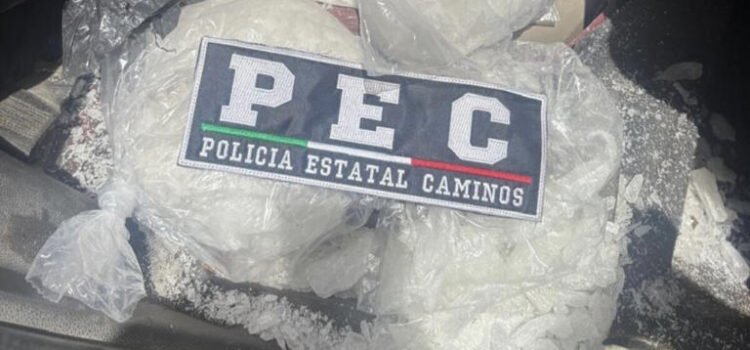 Detienen a pareja que transportaba 55 kilos de cristal en Guanajuato