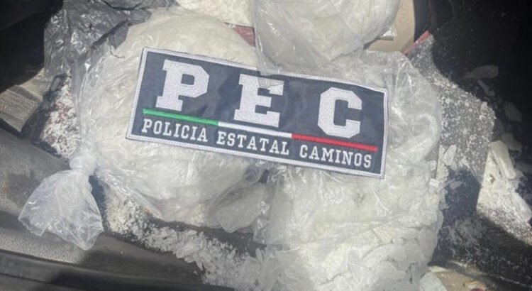 Detienen a pareja que transportaba 55 kilos de cristal en Guanajuato