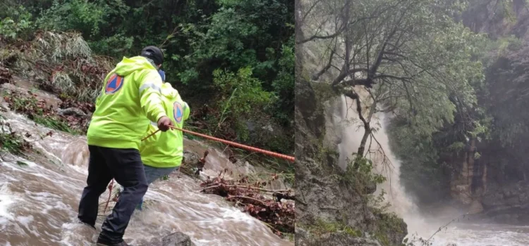 Rescatan a 17 personas atrapadas en cascadas de Tarimoro, Guanajuato