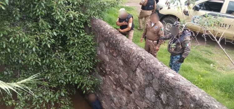 Rescatan con vida a hombre arrastrado por el río Guanajuato en la zona de Marfil