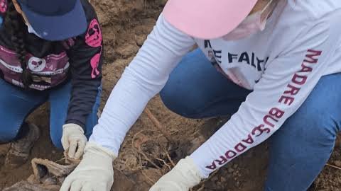 Madres Buscadoras encuentran fosa clandestina en Guanajuato