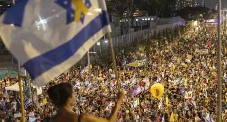 Marchan miles en Tel Aviv para exigir fin a la guerra en Gaza