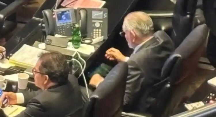 Prefiere Adán Augusto ver la Champions League que atender la sesión del senado