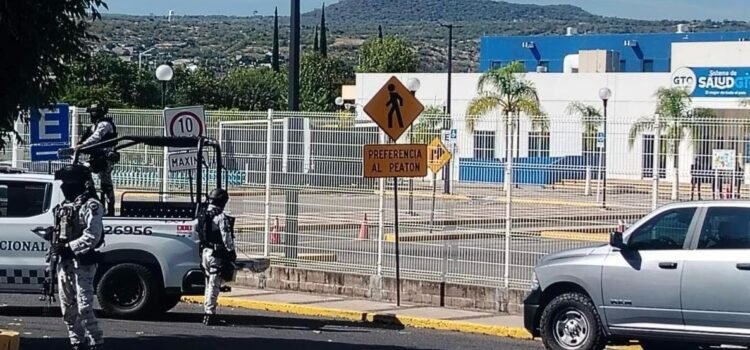 Sujeto armado irrumpe en hospital de Jaral del Progreso, Guanajuato