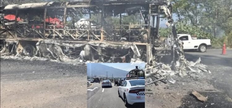 Liberan carreteras tras bloqueos y quema de vehículos en Guanajuato