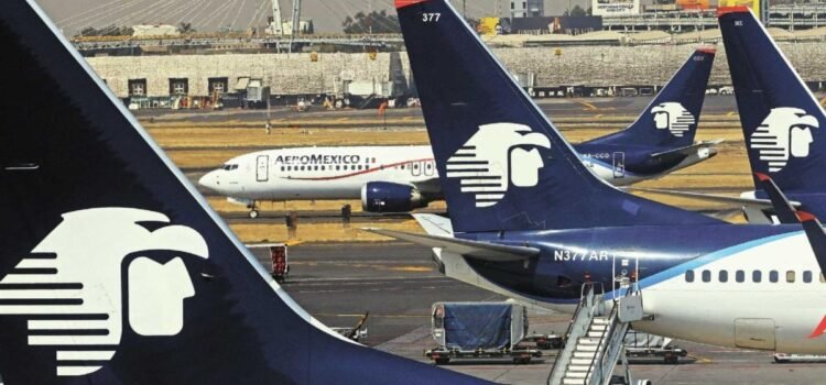 Aeroméxico festeja su regreso a la Bolsa de Nueva York con el tradicional “campanazo”