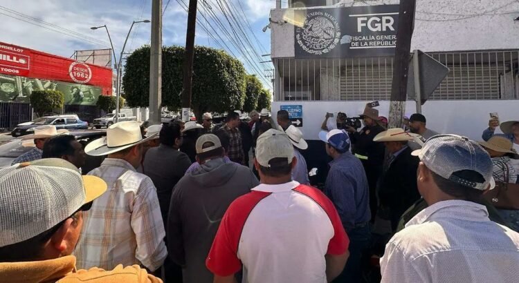 Ferromex denuncia a campesinos por bloqueo de vías férreas en Guanajuato