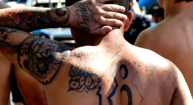 Reciben pandilleros de El Salvador condenas de hasta 397 años de cárcel