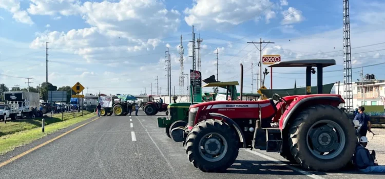 Agricultores advierten nuevos bloqueos en Guanajuato si legisladores no cumplen acuerdos sobre Ley de Aguas Agricultores advierten nuevos bloqueos en Guanajuato si legisladores no cumplen acuerdos sobre Ley de Aguas
