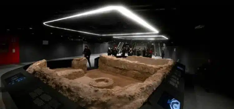 Estación del Metro bajo el Coliseo Romano exhibe hallazgos arqueológicos
