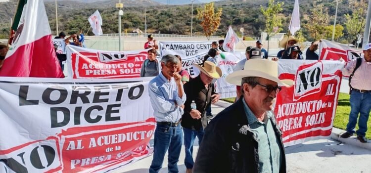 Protestan labriegos contra obra de acueducto en Guanajuato
