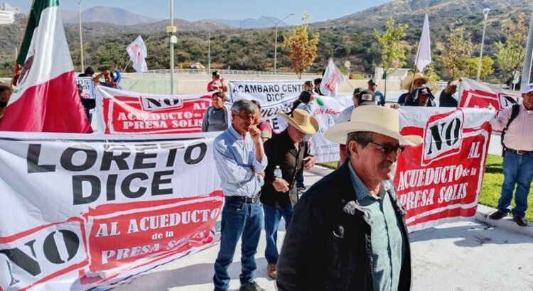 Protestan labriegos contra obra de acueducto en Guanajuato Protestan labriegos contra obra de acueducto en Guanajuato