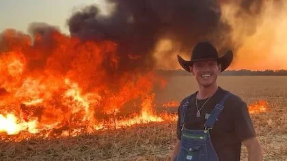 El creador de contenido que quemó un Ferrari para generar impacto digital enfrenta una posible pena de cárcel El creador de contenido que quemó un Ferrari para generar impacto digital enfrenta una posible pena de cárcel