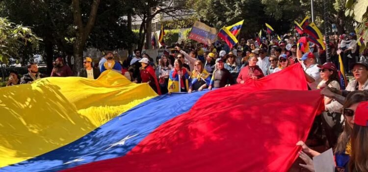 Venezolanos en Guanajuato celebran detención de Nicolás Maduro
