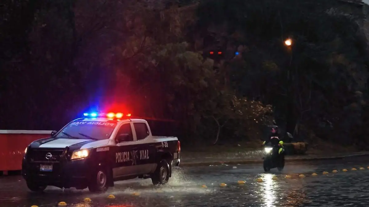 Tormenta eléctrica deja apagones en Guanajuato; autoridades trabajan para restablecer el servicio