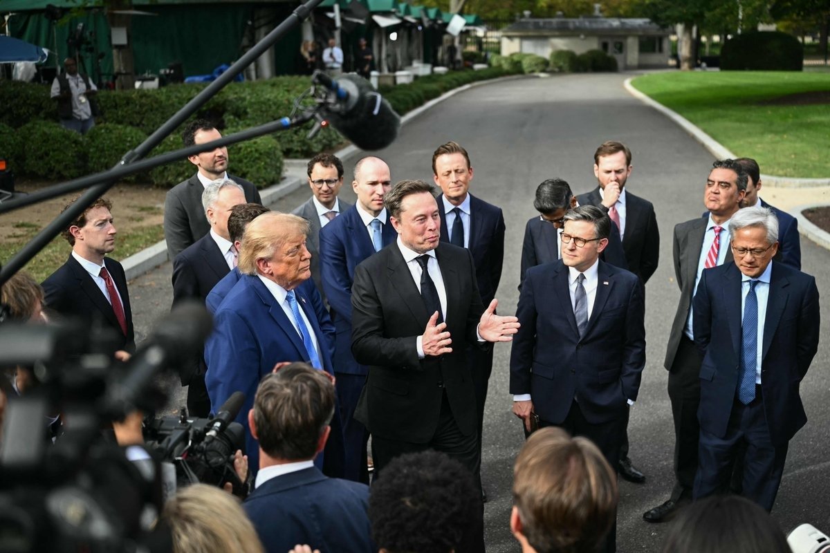 Trump pacta con gigantes tecnológicos autorregular la IA bajo acuerdo “moralmente vinculante”